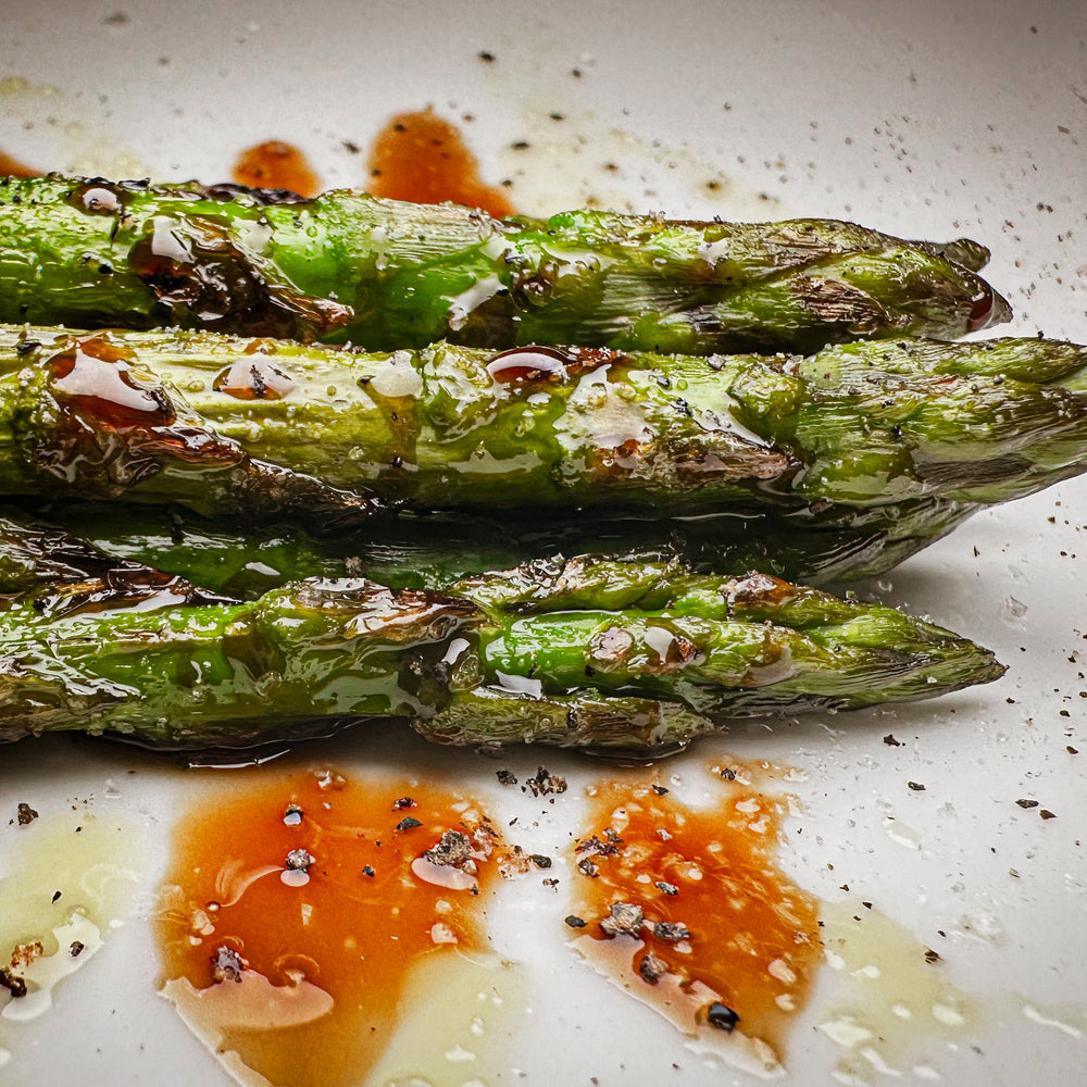 Casa Gomez: Gegrilde groene asperges met extra vierge olijfolie en balsamico azijn