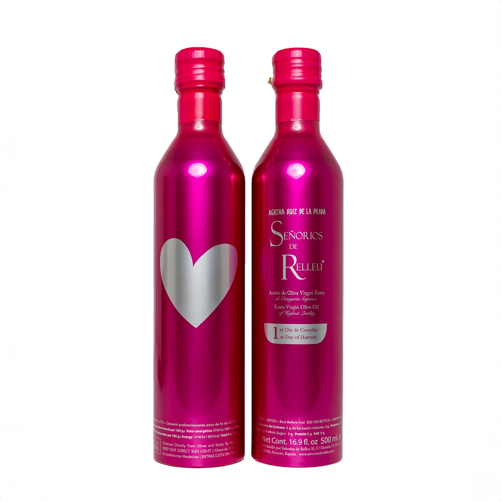 
                      
                        1e Oogstdag Extra Vierge Olijfolie van Señoríos de Relleu by Agatha Ruiz de la Prada (limited edition) voor en achterkant
                      
                    